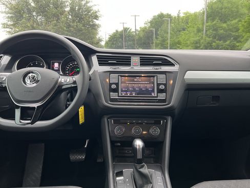 Used 2019 Volkswagen Tiguan S image 26