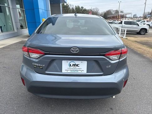 Used 2025 Toyota Corolla LE w/ Convenience Package image 6