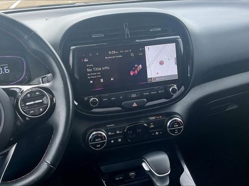 Used 2024 Kia Soul GT-Line w/ GT-Line Technology Package FWD image 15
