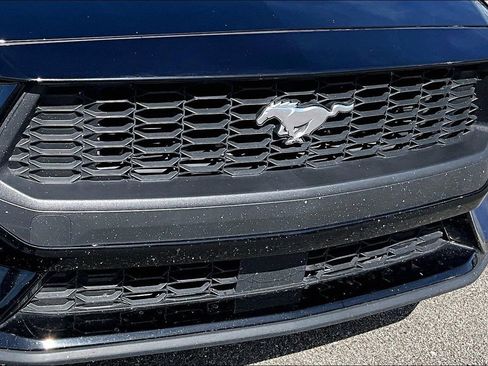 Used 2024 Ford Mustang Convertible image 40