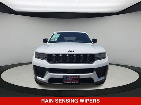 New 2026 Jeep Grand Cherokee Altitude RWD image 9