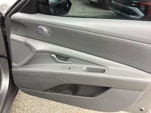 Certified 2023 Hyundai Elantra SEL w/ Preferred Accessory Package image 24