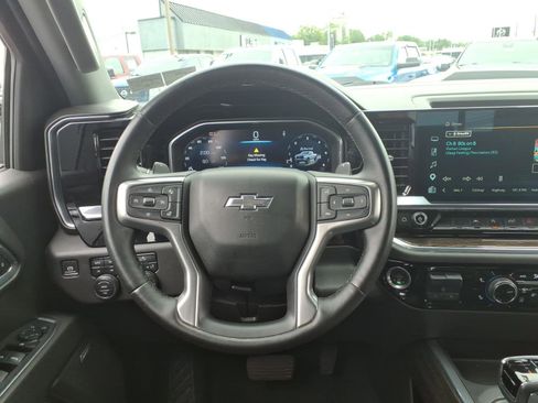 Used 2024 Chevrolet Silverado 1500 LT Trail Boss w/ Convenience Package II AWD/4WD image 20