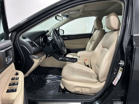 Used 2018 Subaru Outback 2.5i Limited image 3