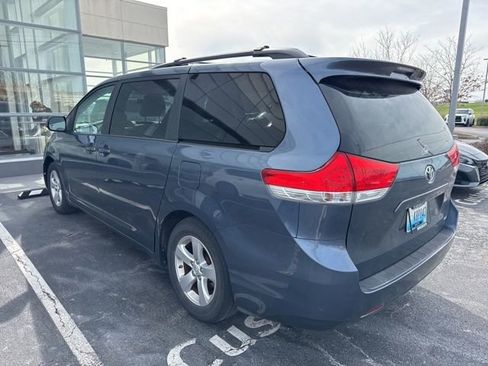 Used 2014 Toyota Sienna LE image 7
