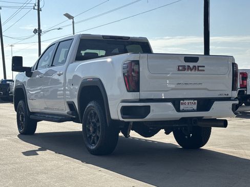 Used 2024 GMC Sierra 2500 AT4 w/ AT4 Preferred Package image 9