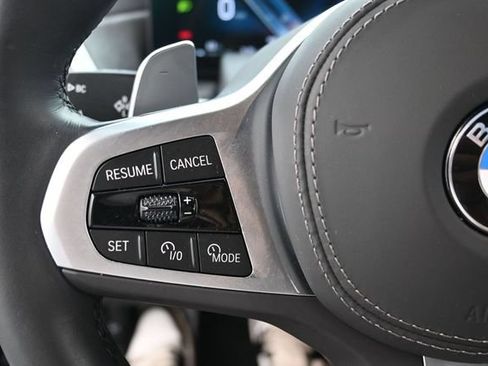 Used 2025 BMW X5 xDrive40i w/ M Sport Package AWD/4WD image 15