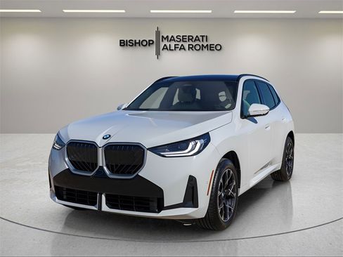 Used 2025 BMW X3 xDrive30i w/ M Sport Package image 3