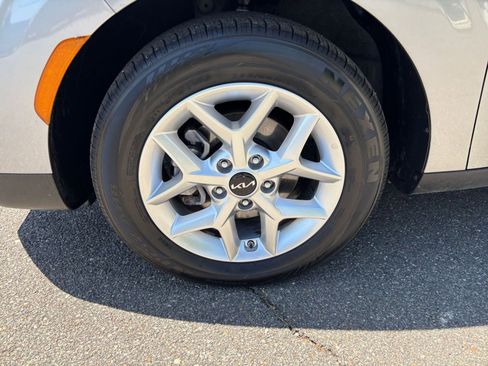 Used 2025 Kia Soul LX w/ LX Technology Package image 28