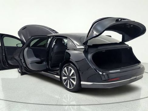 Used 2025 Lucid Air Pure RWD image 16