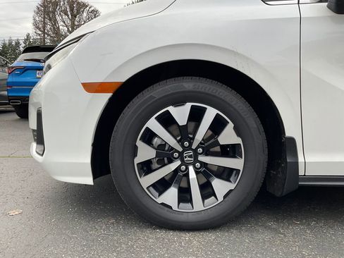Used 2025 Honda Odyssey EX-L image 4