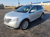Used 2013 Lincoln MKX AWD image 3