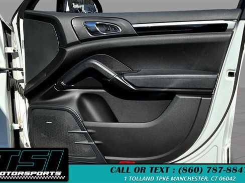 Used 2014 Porsche Cayenne Platinum Edition image 24