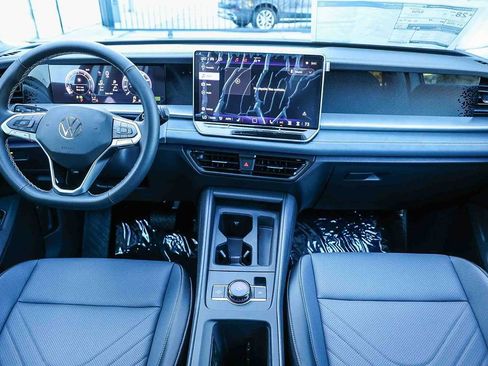 New 2026 Volkswagen Tiguan SE image 21