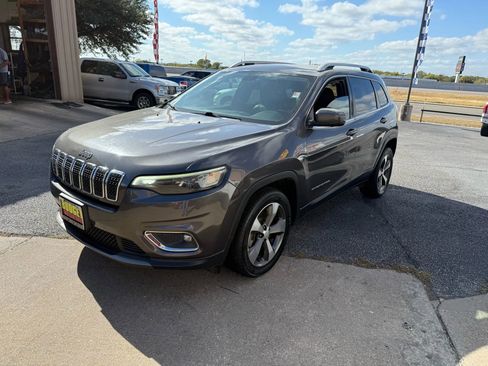 Used 2020 Jeep Cherokee Limited image 1