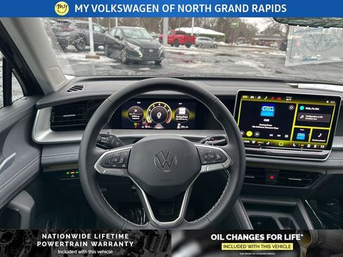 New 2026 Volkswagen Tiguan SE image 17