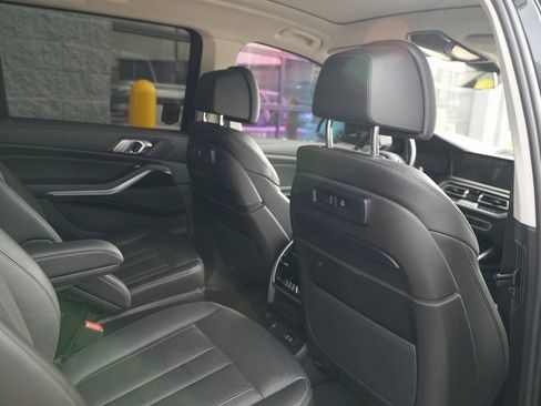 Used 2020 BMW X7 xDrive40i w/ Luxury Seating Package image 40
