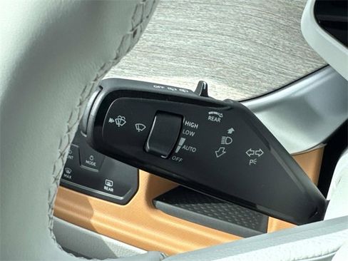 New 2025 Volkswagen ID. Buzz 1st Edition image 15