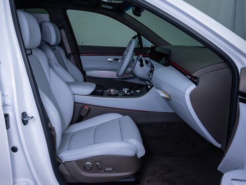 New 2026 Genesis GV70 2.5T Advanced AWD/4WD image 11