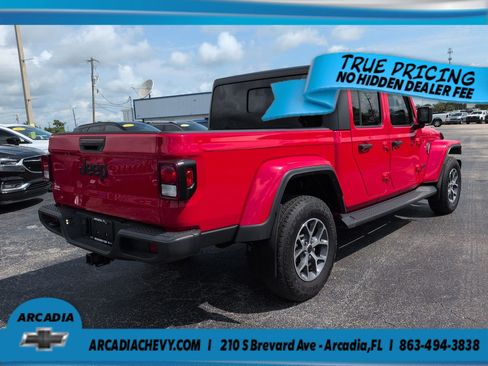 Used 2024 Jeep Gladiator Sport AWD/4WD image 4