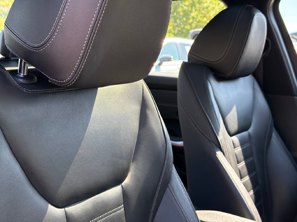 Used 2019 BMW 330i xDrive Sedan w/ Convenience Package AWD/4WD image 9