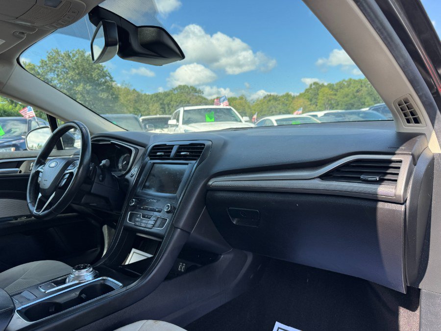 Used 2019 Ford Fusion SE w/ Equipment Group 151A FWD image 19