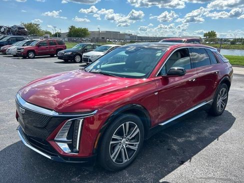 Used 2024 Cadillac Lyriq Luxury w/ LPO, Floor Liner Package AWD/4WD image 1
