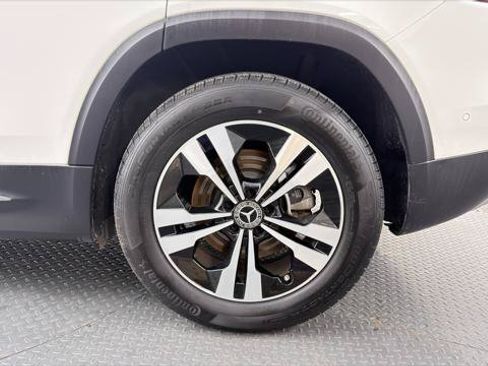 Used 2024 Mercedes-Benz GLB 250 image 34