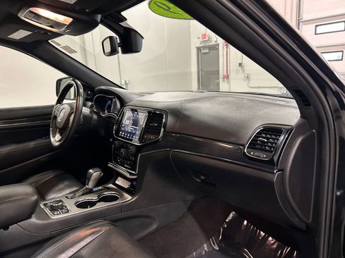 Used 2019 Jeep Grand Cherokee Overland image 36