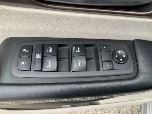 Used 2020 Chrysler Voyager Lxi image 20