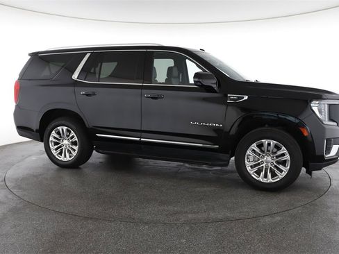 Used 2022 GMC Yukon SLT w/ SLT Premium Package image 15