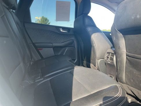 Used 2020 Ford Escape Titanium FWD image 14