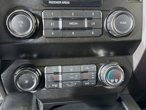 Used 2020 Ford F150 XLT w/ Equipment Group 302A Luxury AWD/4WD image 19