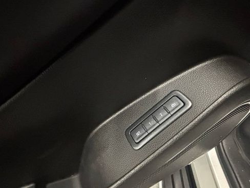 Used 2020 GMC Yukon XL SLT w/ Premium Edition AWD/4WD image 22