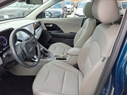 Used 2022 Kia Niro LXS image 23