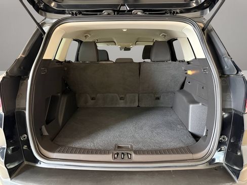 Used 2017 Ford Escape SE FWD image 9