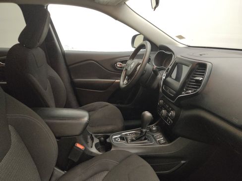 Used 2020 Jeep Cherokee Latitude AWD/4WD image 21