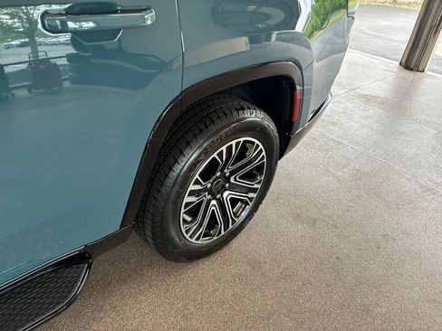New 2026 Jeep Grand Wagoneer 4WD image 7