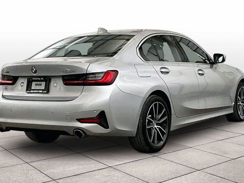 Used 2019 BMW 330i xDrive Sedan w/ Driving Assistance Package image 11