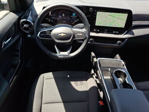 Used 2025 Chevrolet Equinox LT FWD image 11