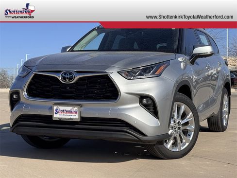 New 2025 Toyota Highlander Limited image 1