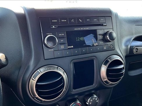 Used 2018 Jeep Wrangler Unlimited Sport AWD/4WD image 14