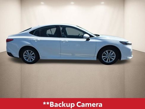 Used 2026 Toyota Camry LE image 4