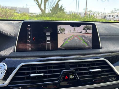 Used 2019 BMW 740i w/ M Sport Package RWD image 28