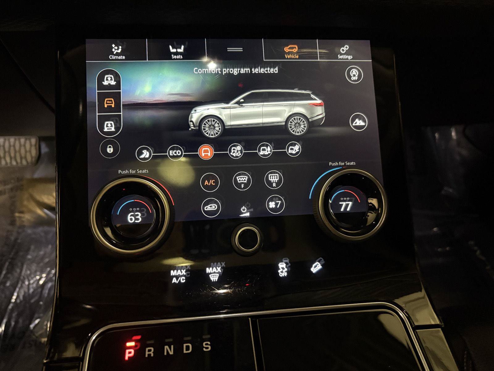 Used 2018 Land Rover Range Rover Velar S AWD/4WD image 25