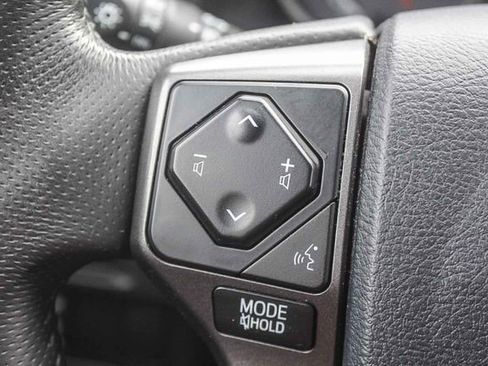 Used 2017 Toyota Tacoma TRD Sport w/ Tow Package image 30