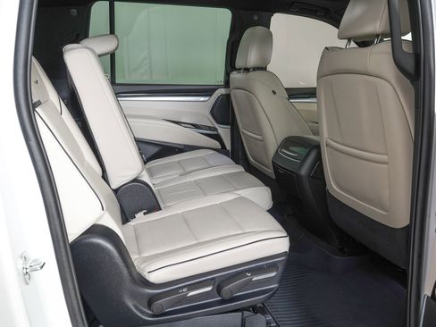 Used 2025 Cadillac Escalade ESV Sport w/ LPO, ONYX Package AWD/4WD image 10