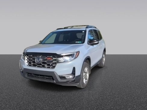 Used 2023 Honda Passport TrailSport image 4