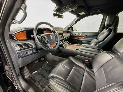 Used 2022 Lincoln Navigator L Reserve w/ Monochromatic Package RWD image 11
