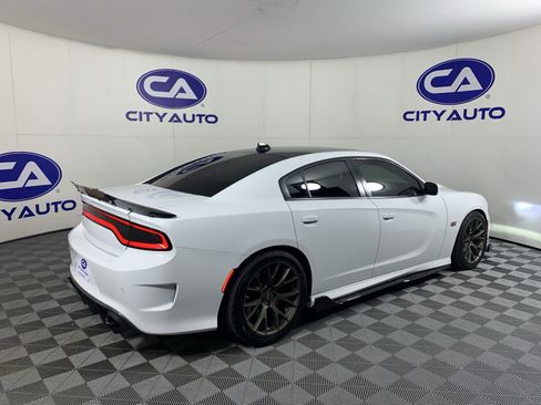 Used 2016 Dodge Charger R/T Scat Pack w/ Beats Audio Group RWD image 3
